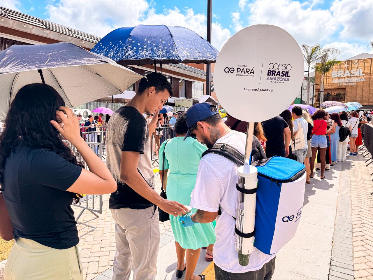 Águas do Pará realiza ação de hidratação na entrada da Green Zone, na COP30